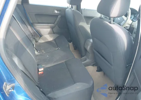 2010 Ford Focus Se z USA, uszkodzony, nr VIN 1FAHP3FNXAW107824